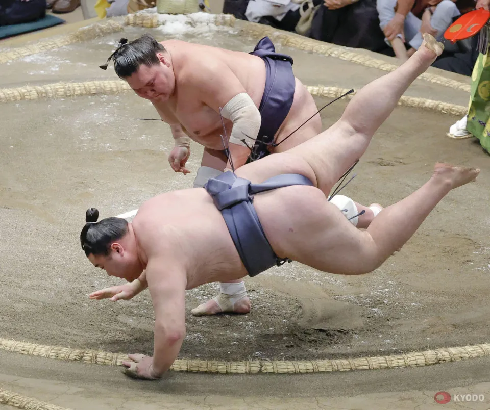 相撲 Terunofuji Asanoyama